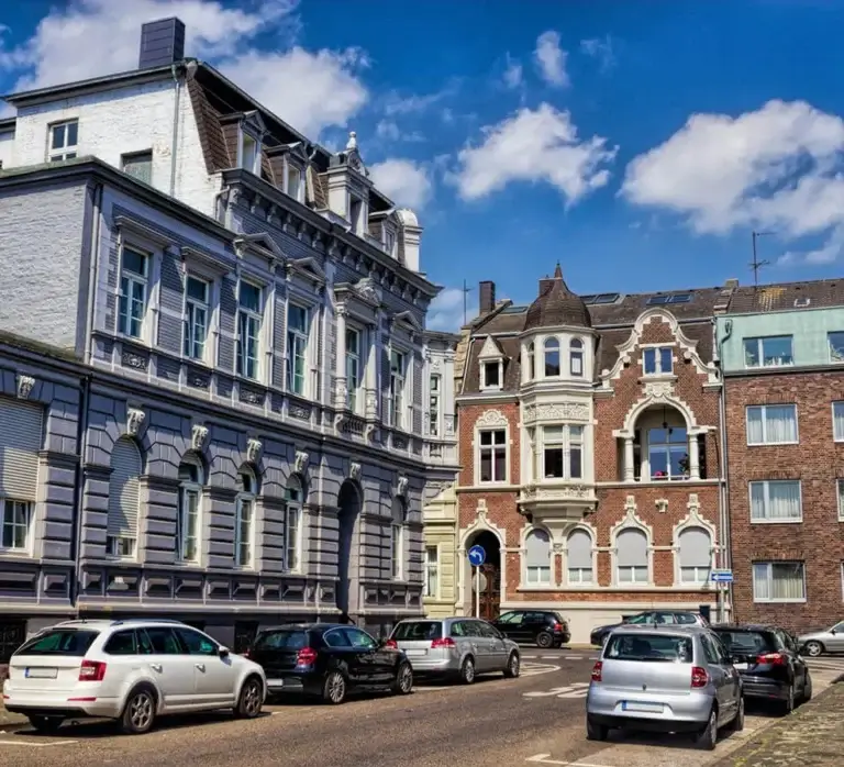 Straße mit Immobilien in Mönchengladbach