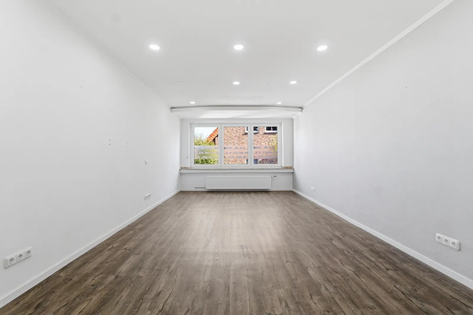 Saniertes Wohnzimmer im Erdgeschoss