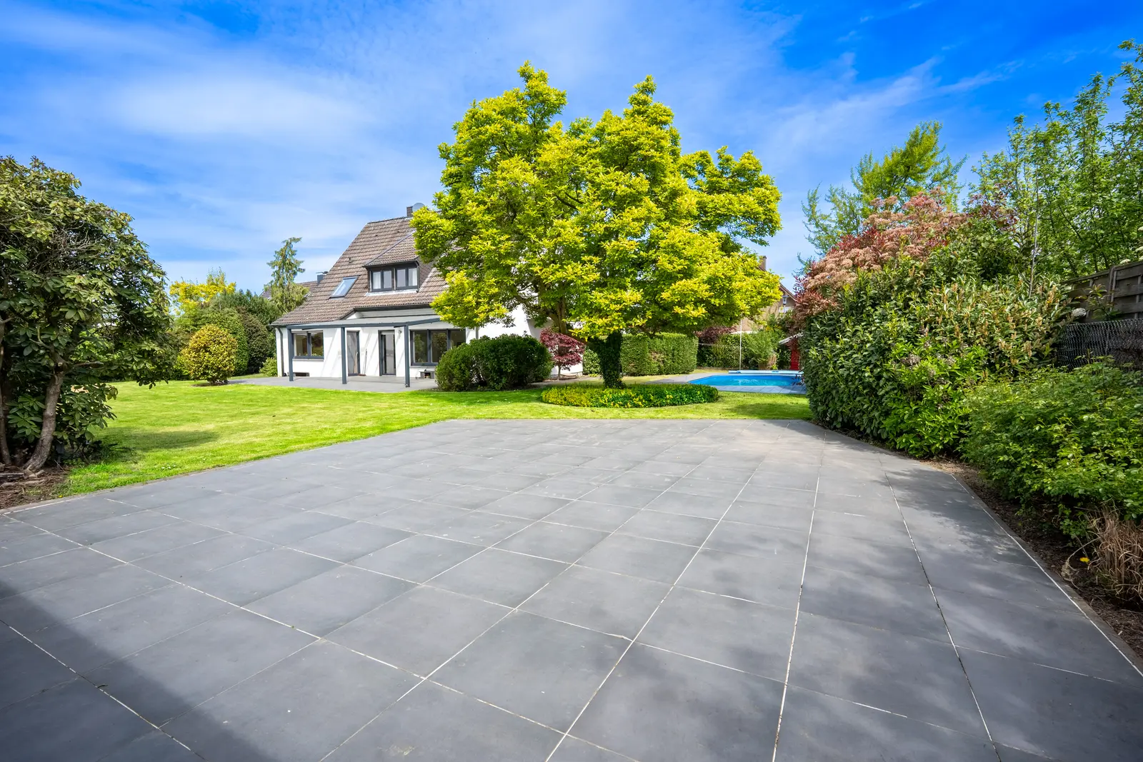 Einfamilienhaus in Mönchengladbach-Odenkirchen (41199): Gartenansicht mit Terrasse, Burgherrenstraße 12
