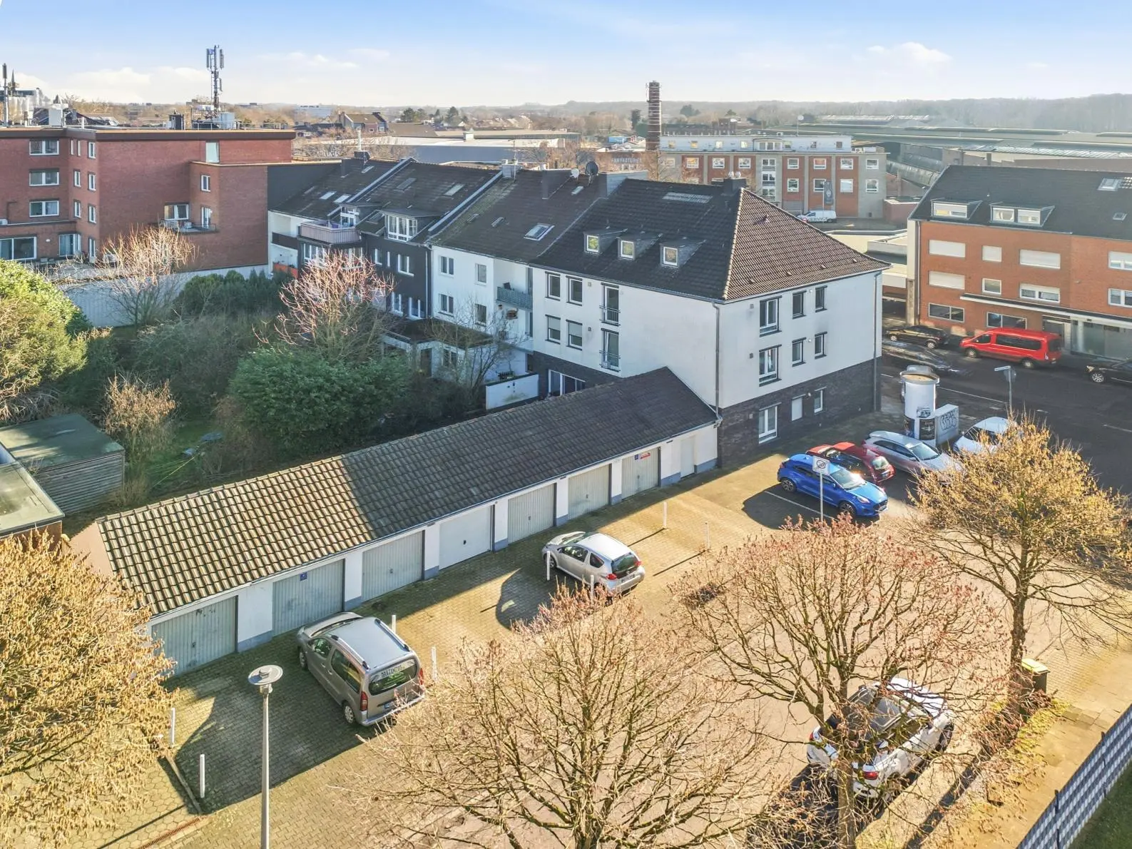 Luftaufnahme der Garagenanlage mit 7 Garagen