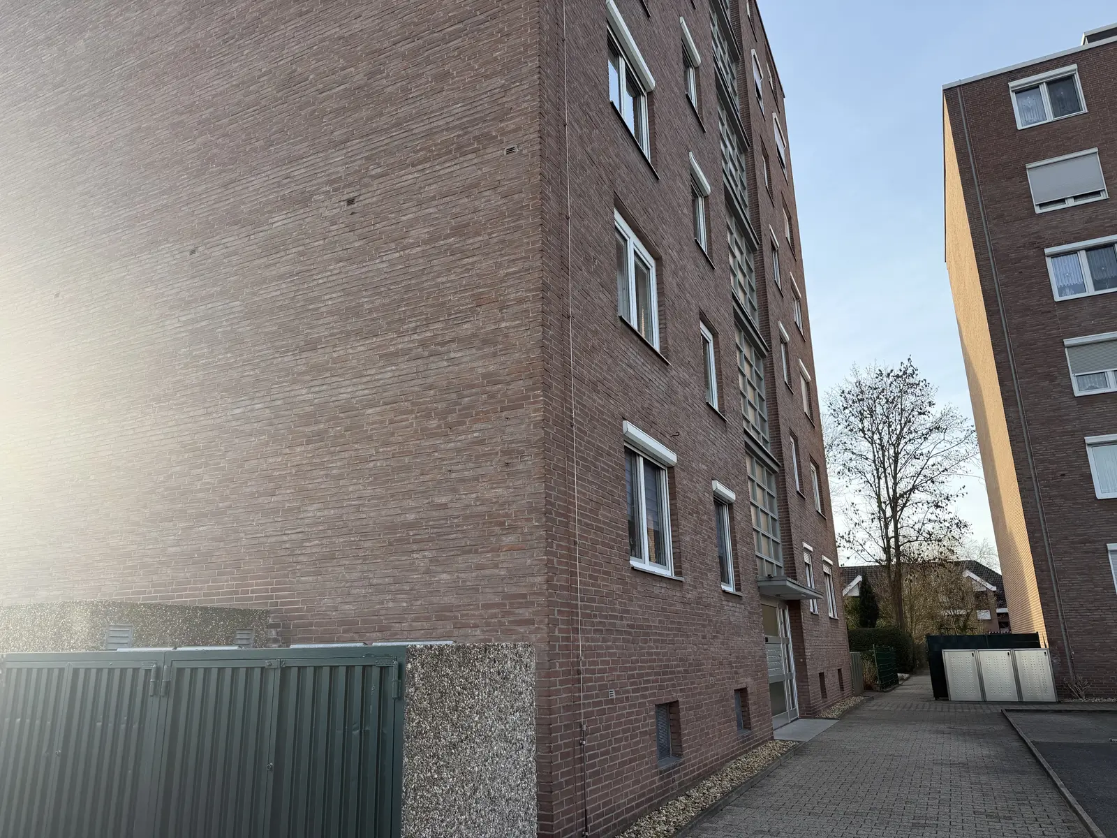 Seitenansicht der Hausfassade in Lürrip