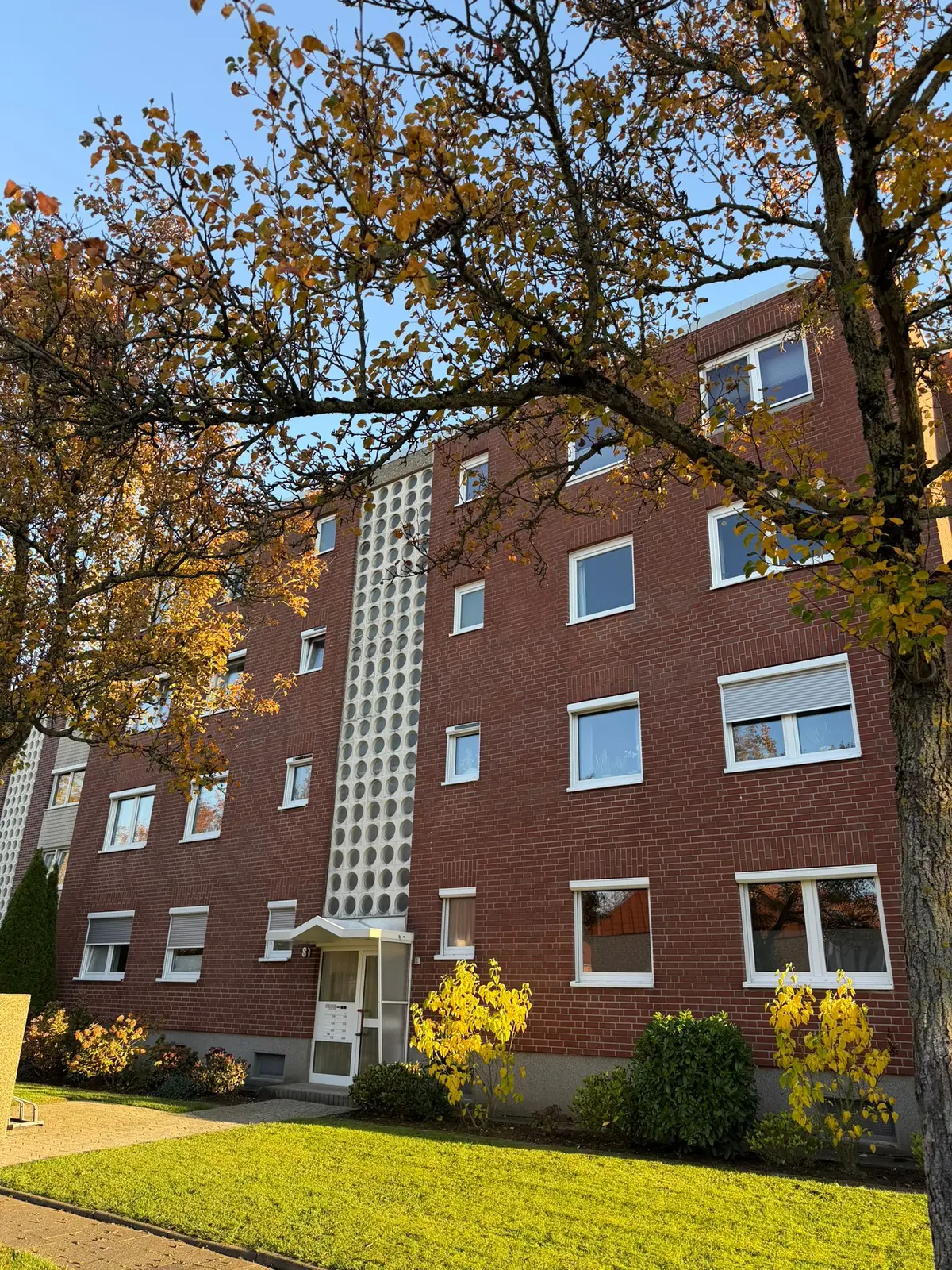Erdgeschosswohnung in Mönchengladbach-Rheindahlen (41179): Hausfassade Am Dahlener End 81