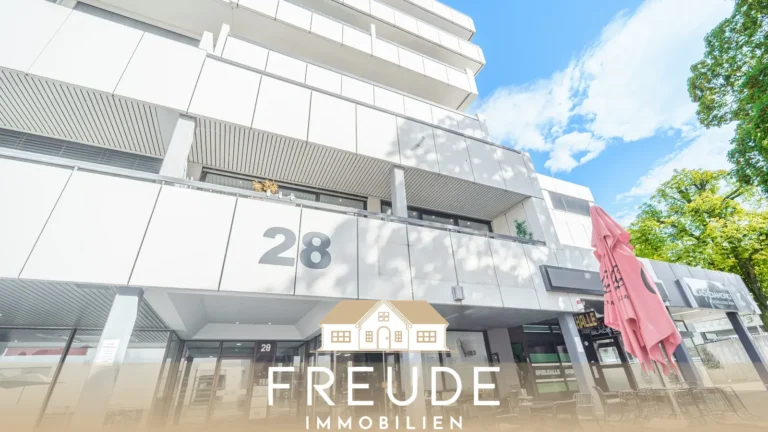 Etagenwohnung in Mönchengladbach-Rheydt: Hausfassade nach der Sanierung